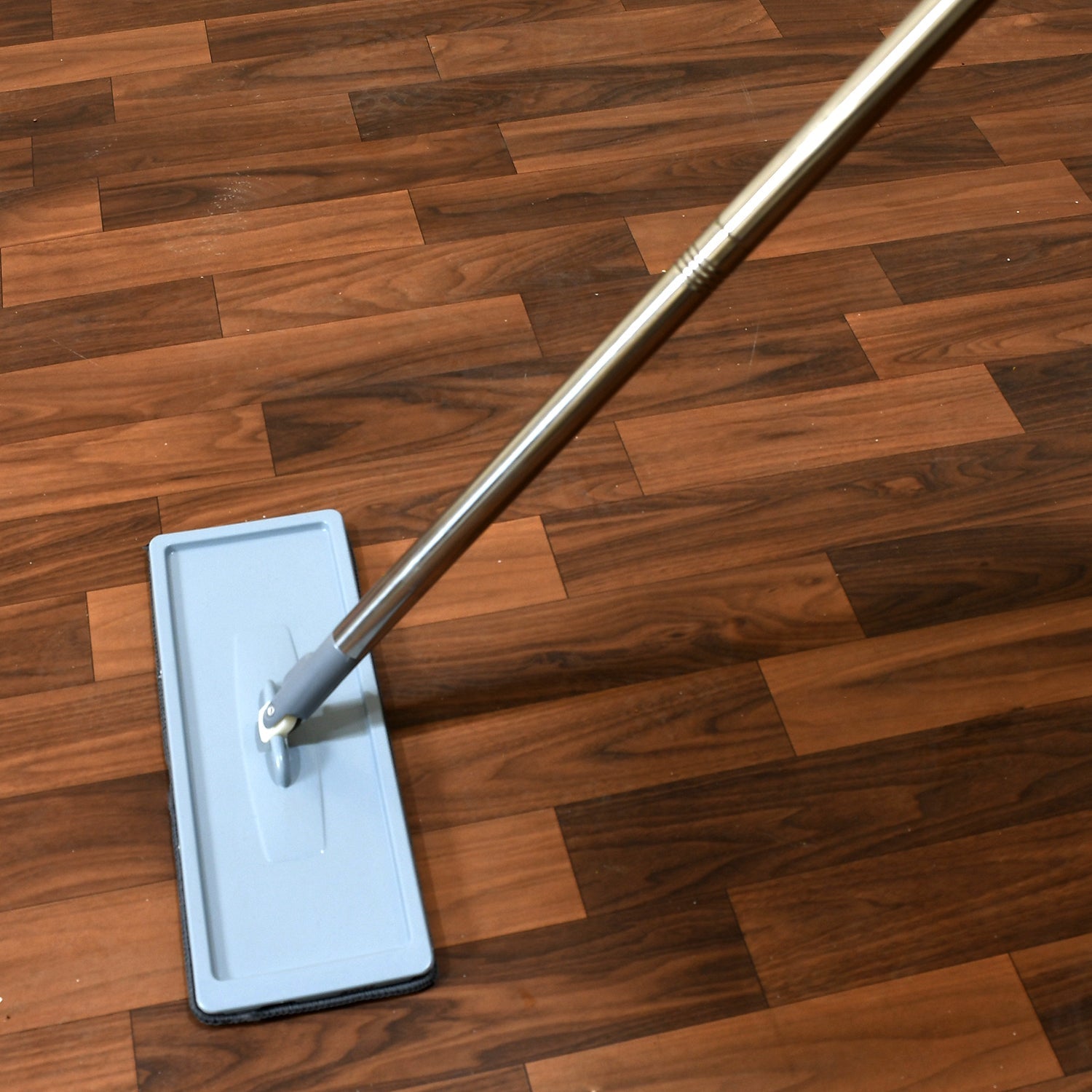 7890 High Quality Flat Mop Floor Cleaning Mop With Extra Refill 360° Rotating Microfiber Dust Mop, Hardwood Floor Mop, Dust Flat Mop, for Home/ Office Floor Cleaning Reusable Dust Mops 7890 High Quality Flat Mop Floor Cleaning Mop With Extra Refill 360° Rotating Microfiber Dust Mop, Hardwood Floor Mop, Dust Flat Mop, for Home/ Office Floor Cleaning Reusable Dust Mops